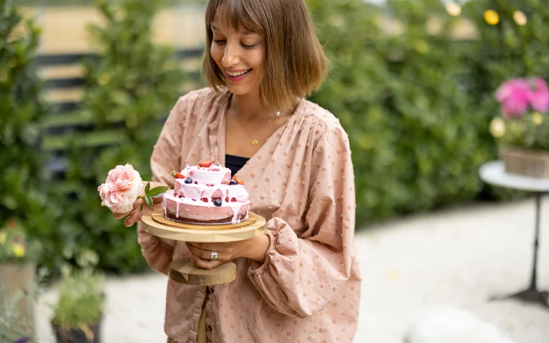 take stunning shots outdoors for your 40th birthday photoshoot