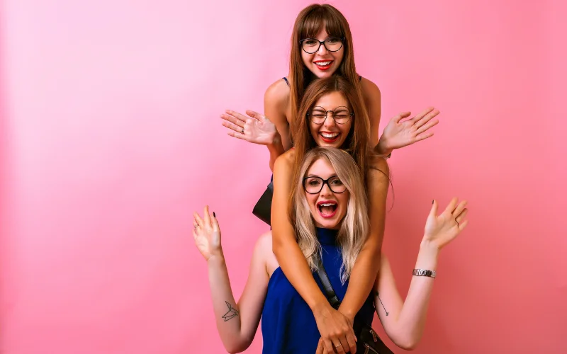 2 sisters photoshoot ideas at home, 3 sisters photoshoot ideas at home, 2 sisters photoshoot ideas, sister photoshoot ideas, sisters photoshoot ideas, sister poses for photoshoot, sisters photoshoot, sister photoshoot poses