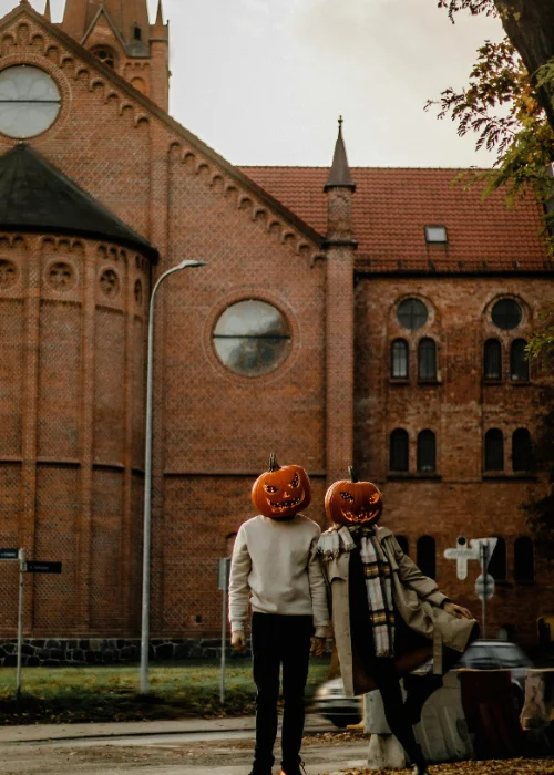 Pumpkin head photoshoot ideas for couples