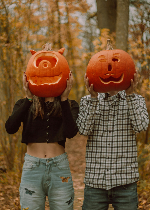 couple pumpkin head photoshoot