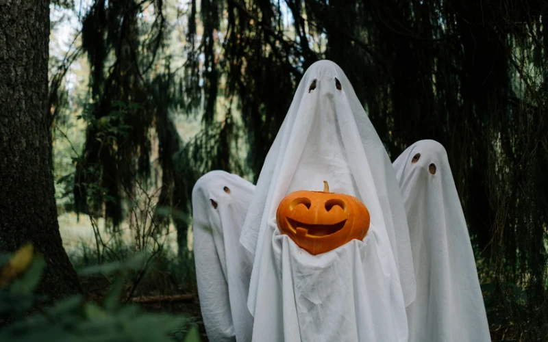 pumpkin head family photoshoot - ghosts with pumpkin head