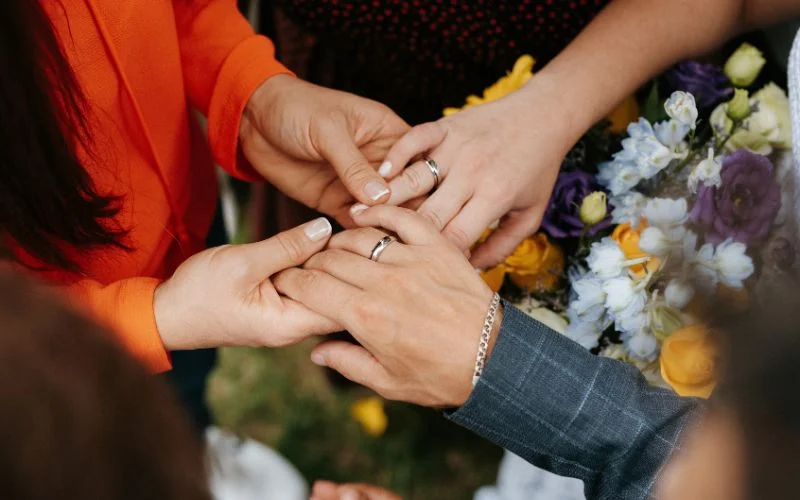 engagement photography ideas showing rings