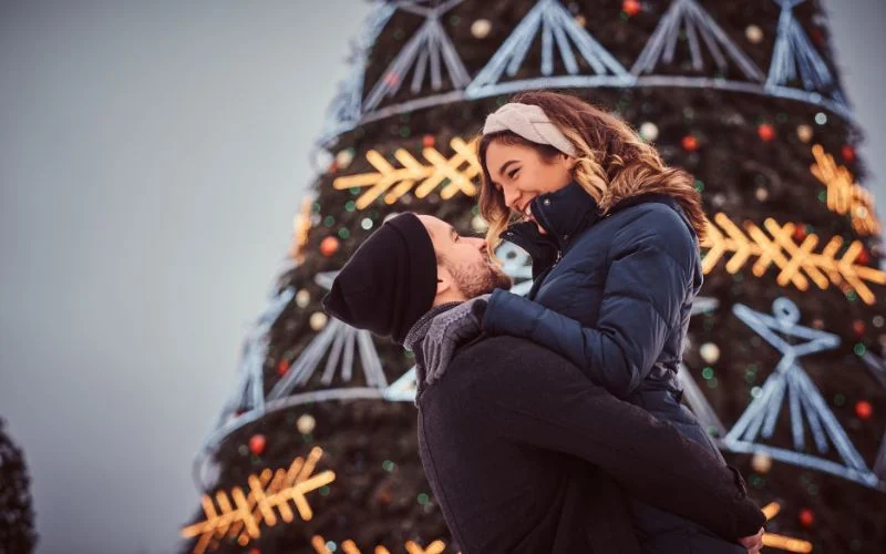 holiday engagement photography ideas
