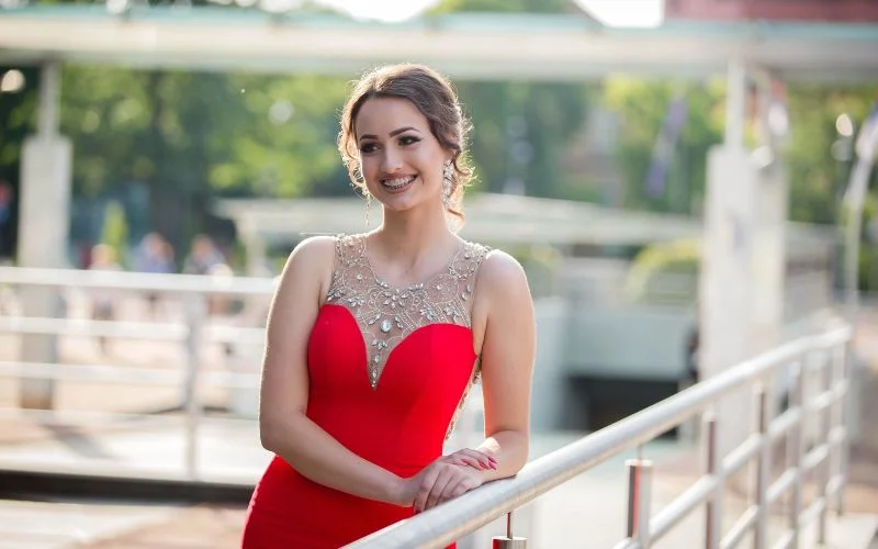 Solo poses for girls