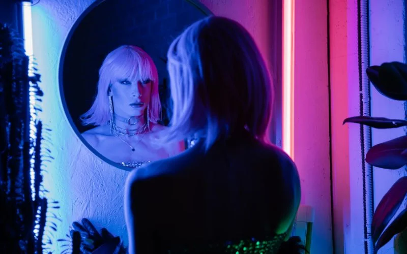 mirror selfie aesthetic photography