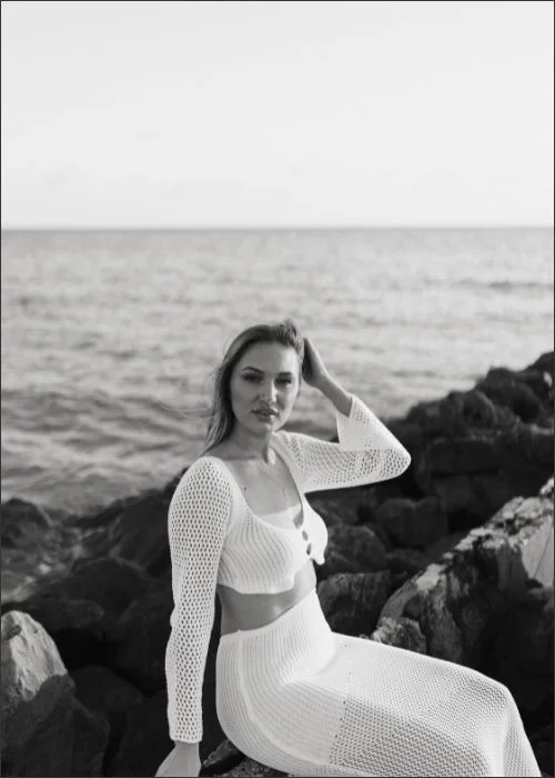 minimalistic and monochrome photo