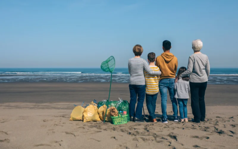 family beach picture ideas, beach family photo poses, beach family photo shoot ideas, beach family photography ideas