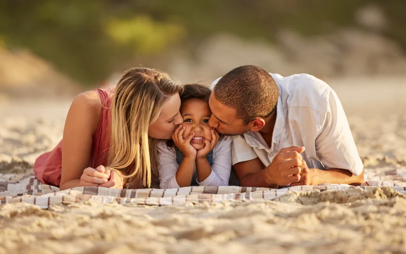 family beach picture ideas, beach family photo poses, beach family photo shoot ideas, beach family photography ideas