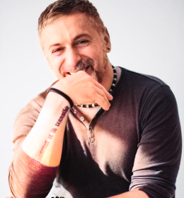 portrait of renowned nude photographer dan hecho