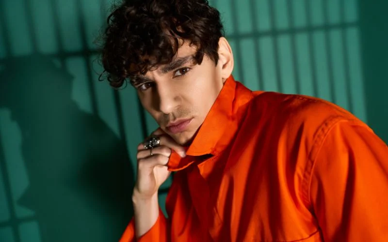 lost in thought hand poses for pictures