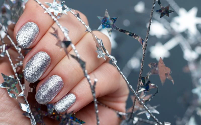 designer nails hand pose