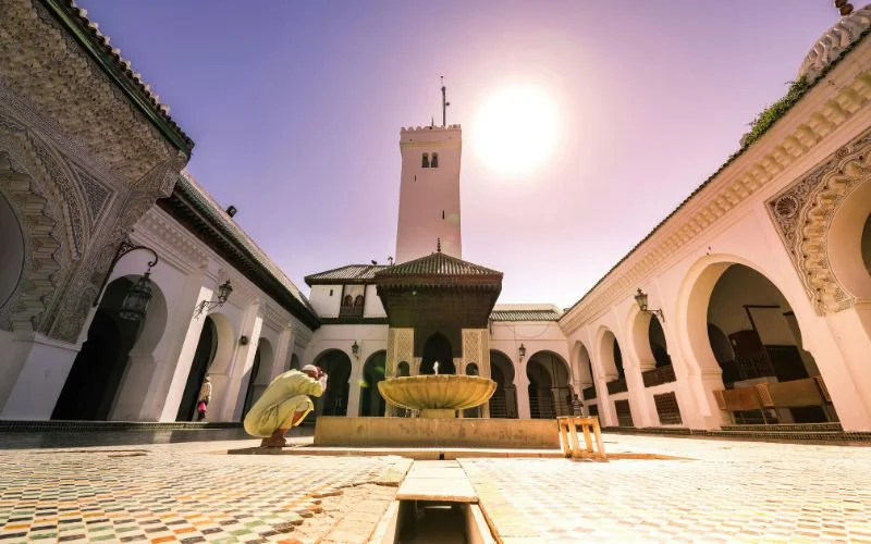 solo travel photography tips from low angle