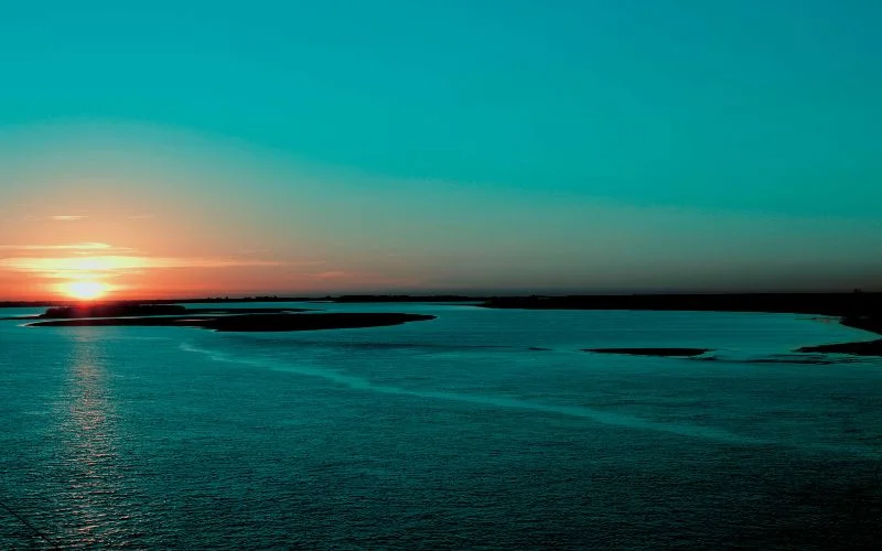 vacation photography ideas at blue hour