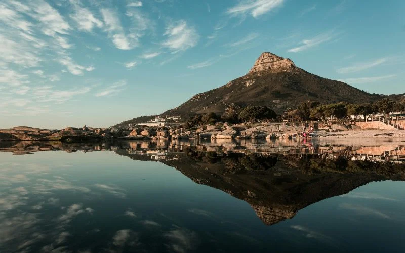 travel photography tips for beginners using reflections