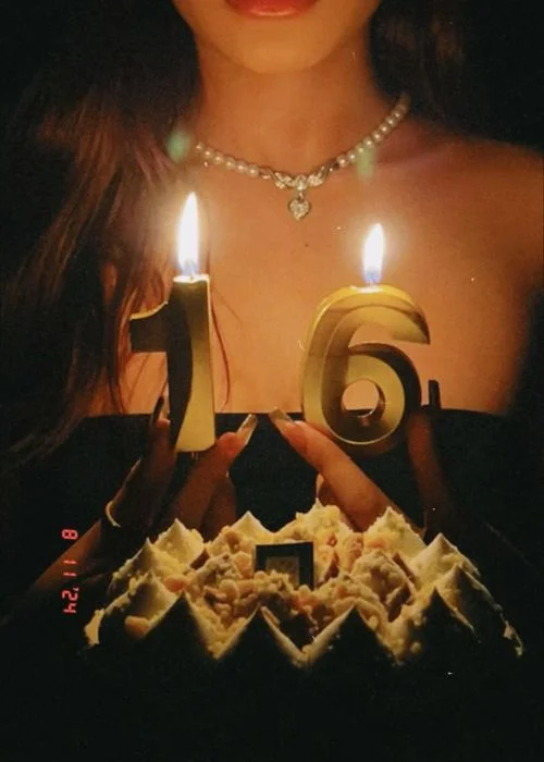 use candles for sweet sixteen photo shoot ideas, Sweet 16 elegant pose, Sweet 16 casual pose