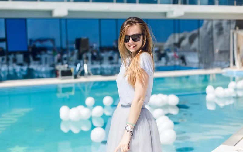 Poolside Birthday Bash 21st photoshoot ideas, 21st birthday photo idea, 21st birthday photoshoot outfit ideas, 21st birthday photoshoot themes, 21st birthday pic ideas, 21st birthday shoot idea, 21st birthday ideas photoshoot, photoshoot for 21st birthday