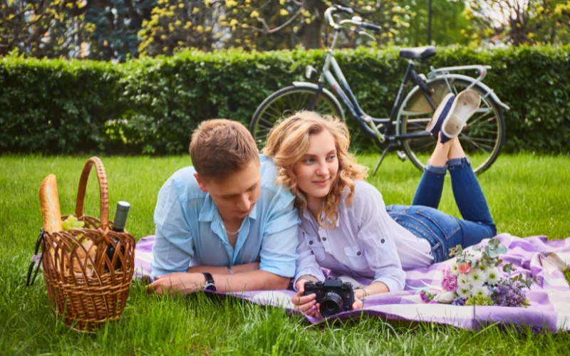garden picnic photoshoot, garden spring picnic photoshoot