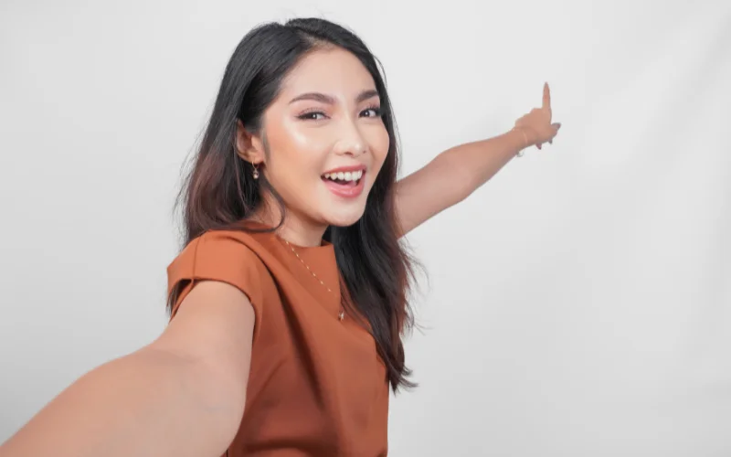 Sweet smiley selfie for cute selfie poses