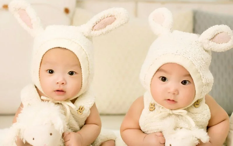 photo ideas for twin babies, easter special bunny photographs for twins