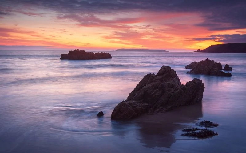 dramatic lighting, cinematic color grading, night photography edit, dark and moody editing