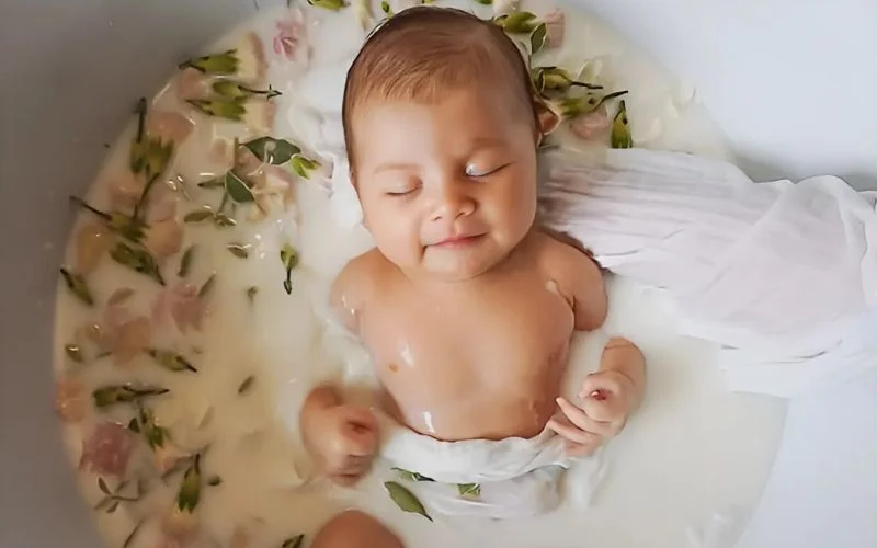 capture candid moments of newborns