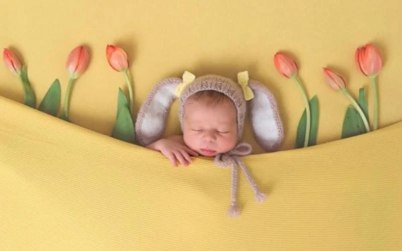 easter photo ideas with spring flowers, wildflower Easter pictures, Easter-themed floral backdrop, flower crown Easter photos