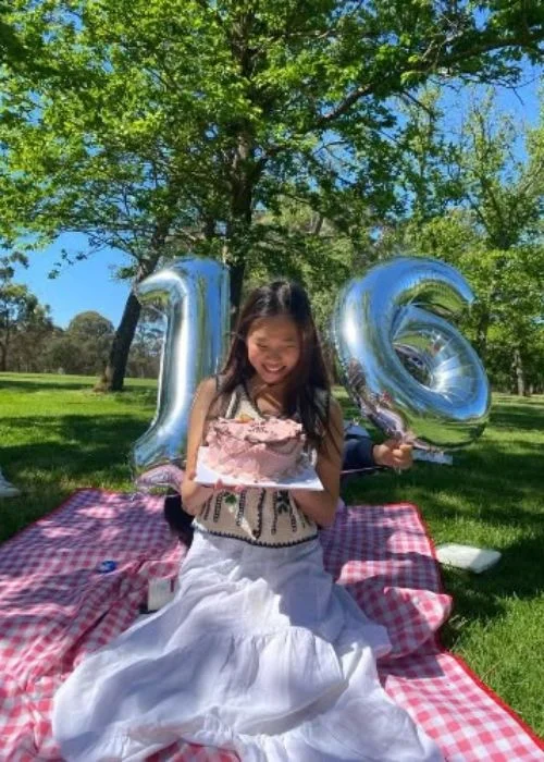 picnic 16th birthday photo ideas, Sweet 16 party photos, Sweet 16 glamour shoot, Sweet 16 birthday shoot, Sweet 16 dress ideas