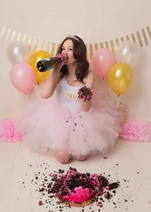 have a cake smash for sweet 16 photoshoot ideas