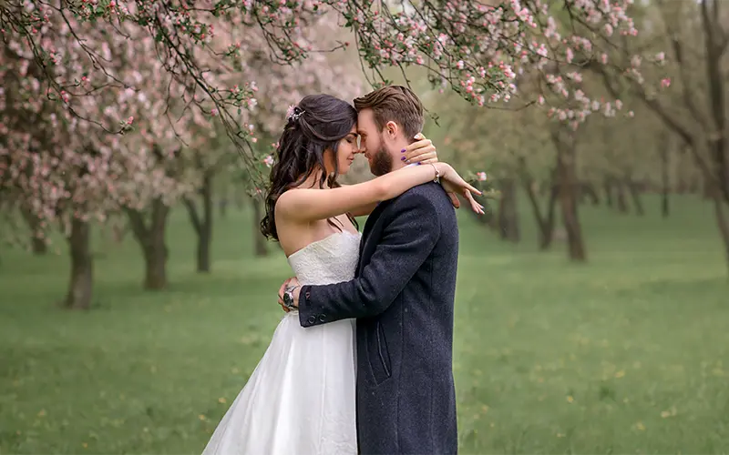 Spring Garden Photoshoot, Spring Couple photos