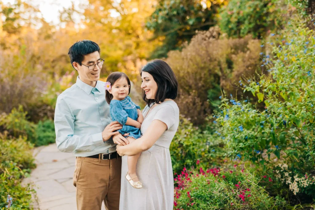 location for family spring photos, family photoshoot spring, family pictures spring, spring family photo outfit