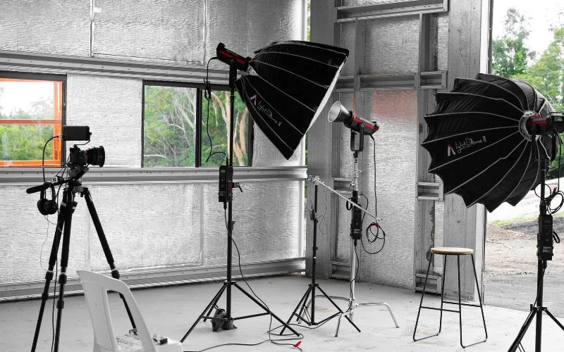 kit lens, tripod, monopod, gimbal, stabilizer, camera strap