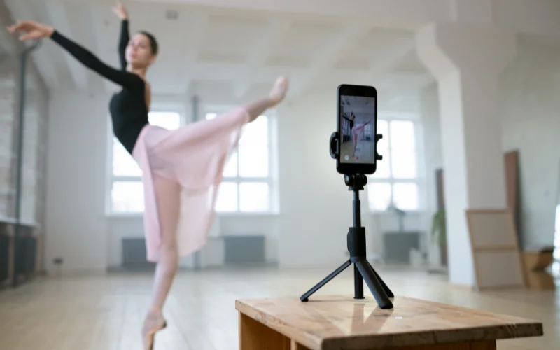 use burst mode on iPhone