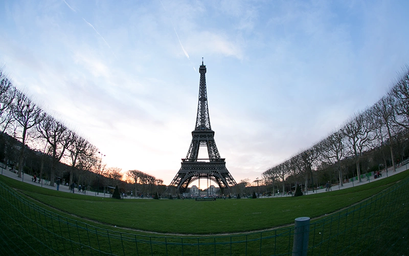 Tour Eiffel Before landscpe editing