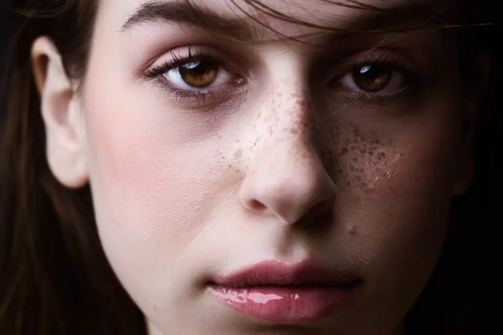 close up image, fashion photographer, model face