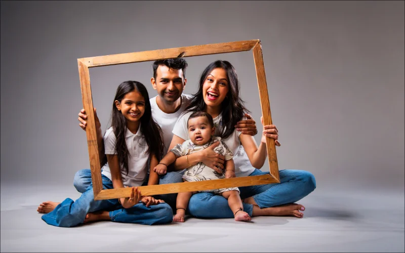 poses for large family pictures, large family photoshoot poses, large family photo poses, large family poses