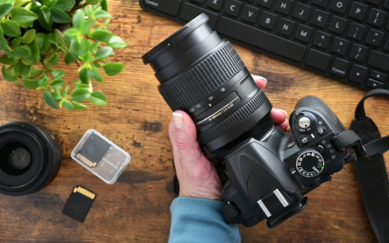 mirrorless vs dslr pros and cons